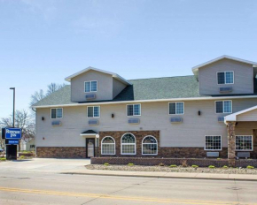 Rodeway Inn & Suites near Okoboji Lake